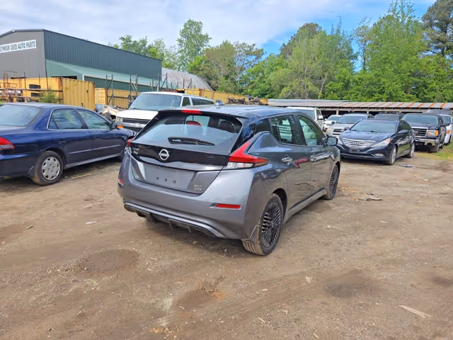 Nissan Leaf - фото 4