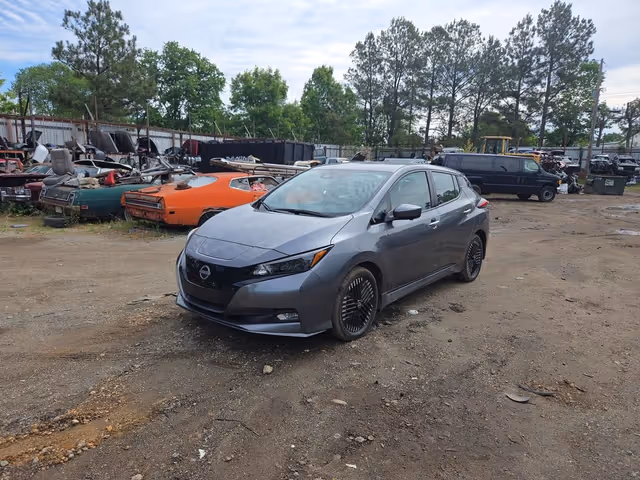 Nissan Leaf - фото 2