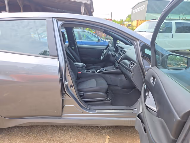 Nissan Leaf - фото 5