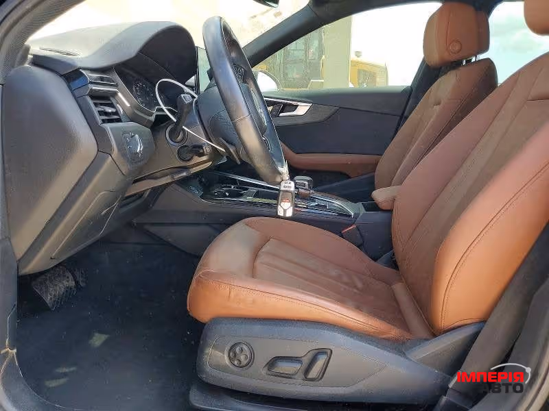 Audi A4 - фото 7