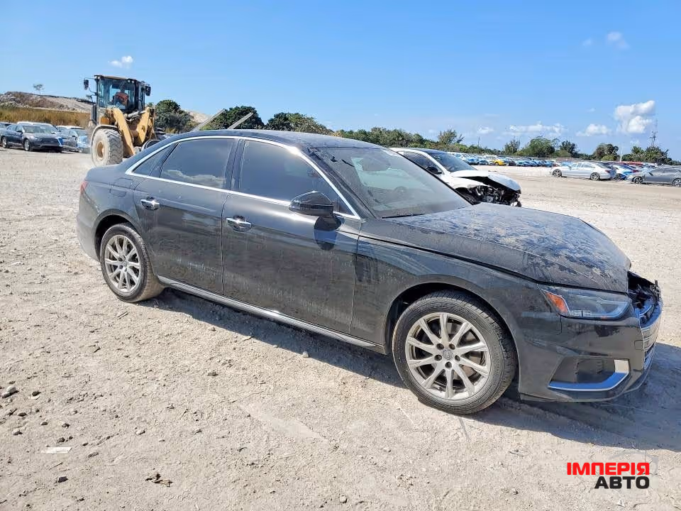 Audi A4 - фото 5