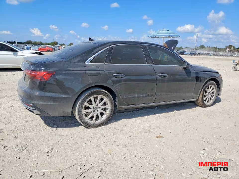 Audi A4 - фото 6