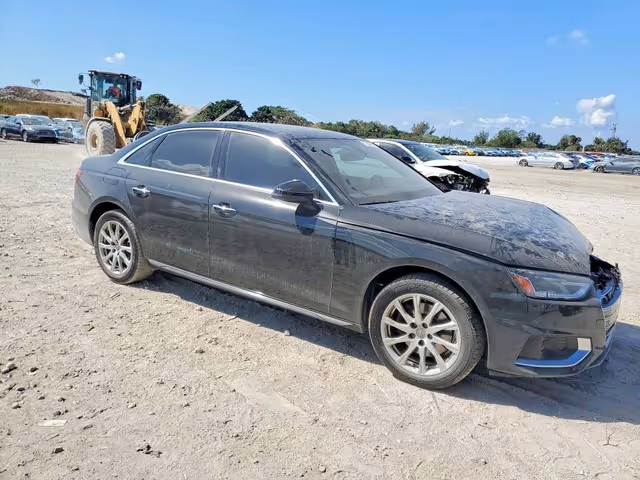 Audi A4 - фото 5