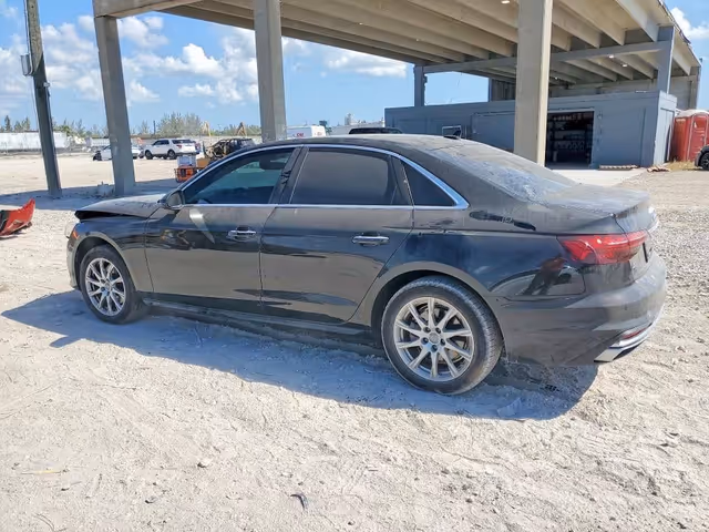 Audi A4 - фото 2