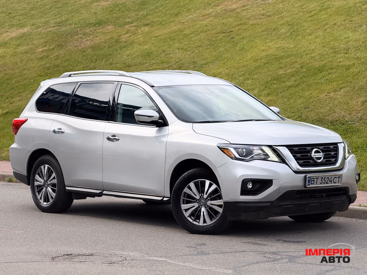 Nissan Pathfinder - фото 2