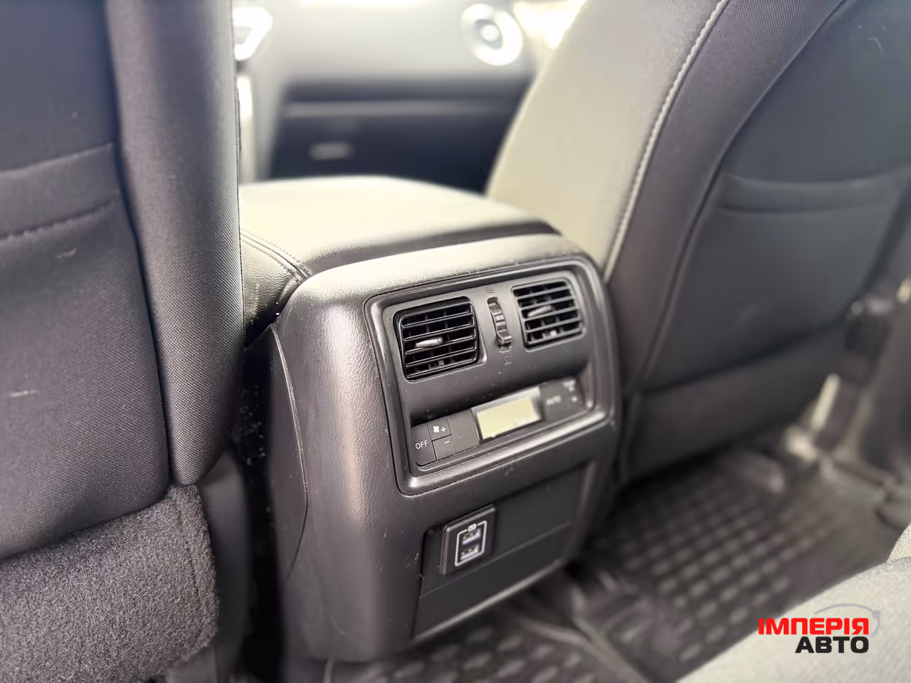 Nissan Pathfinder - фото 15
