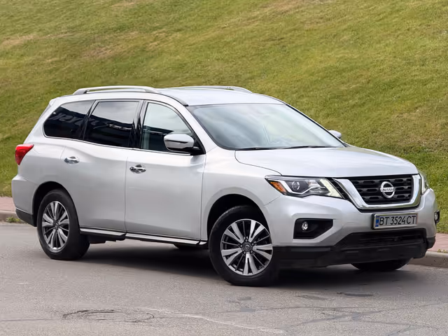 Nissan Pathfinder - фото 2