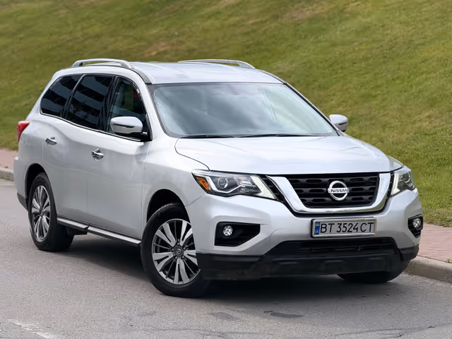 Nissan Pathfinder - фото 1