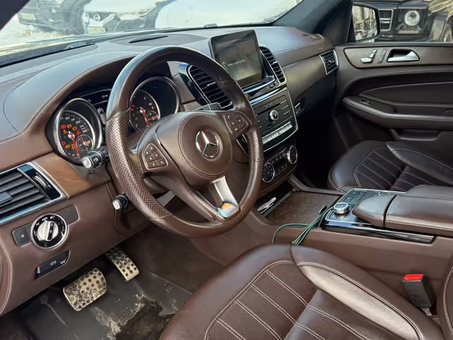 Mercedes-Benz GLS - фото 5
