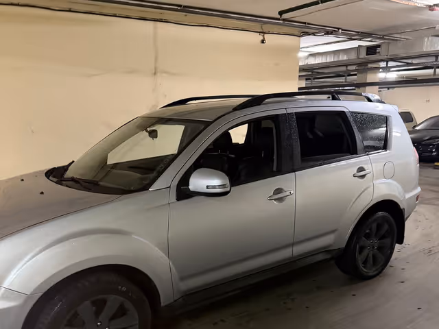 Mitsubishi Outlander - фото 2