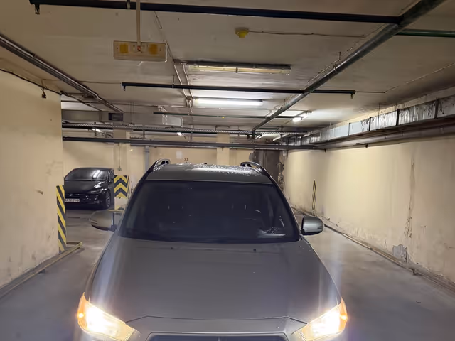 Mitsubishi Outlander - фото 4