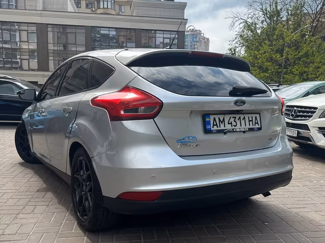 Ford Focus - фото 4