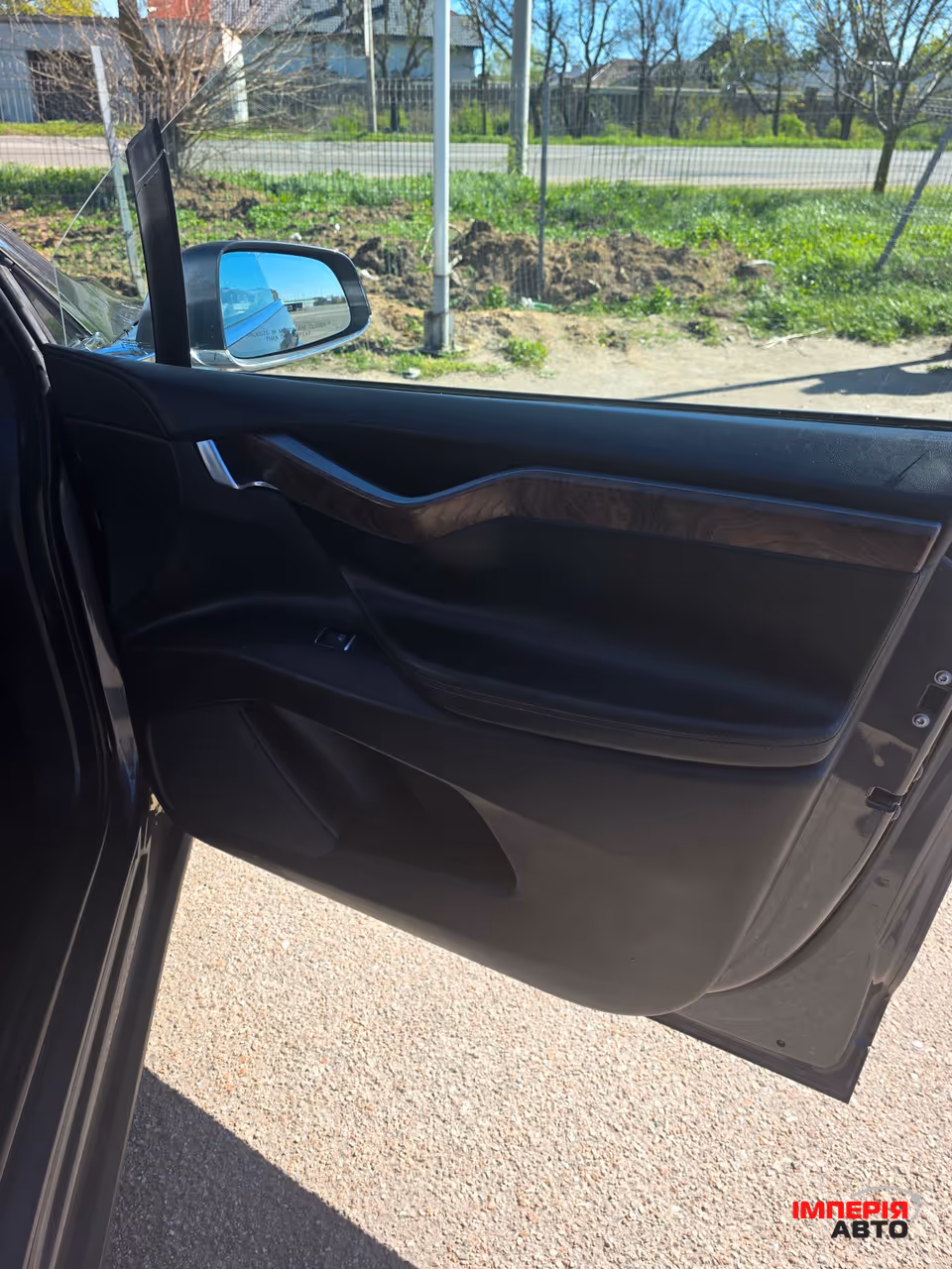 Tesla Model X - фото 30