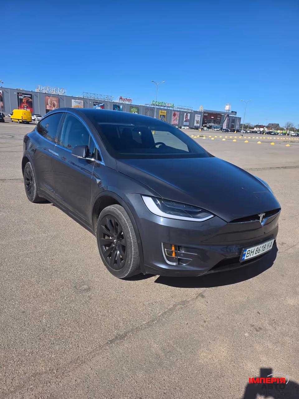 Tesla Model X - фото 8
