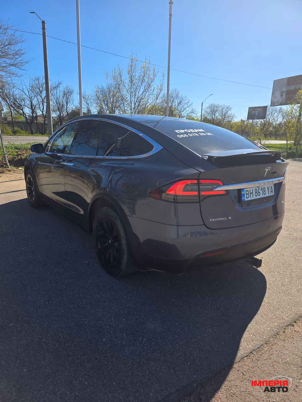 Tesla Model X - фото 18