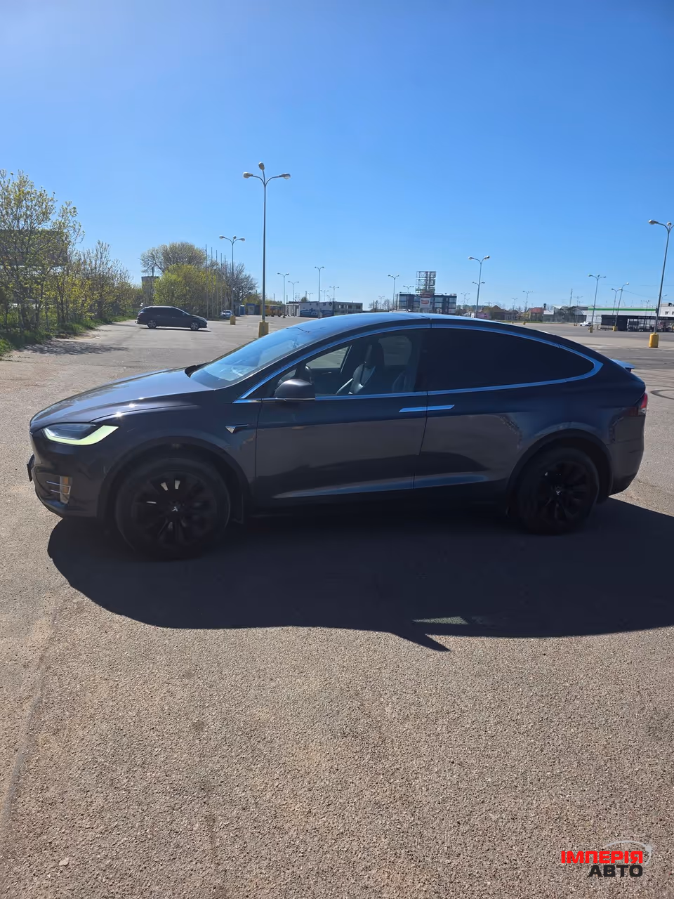 Tesla Model X - фото 17