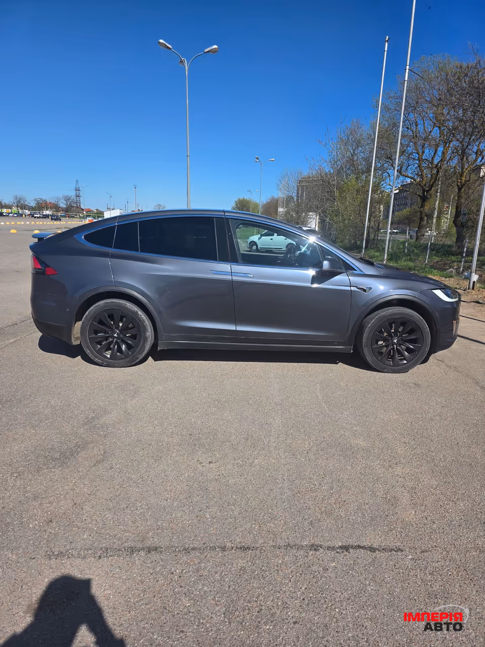Tesla Model X - фото 12