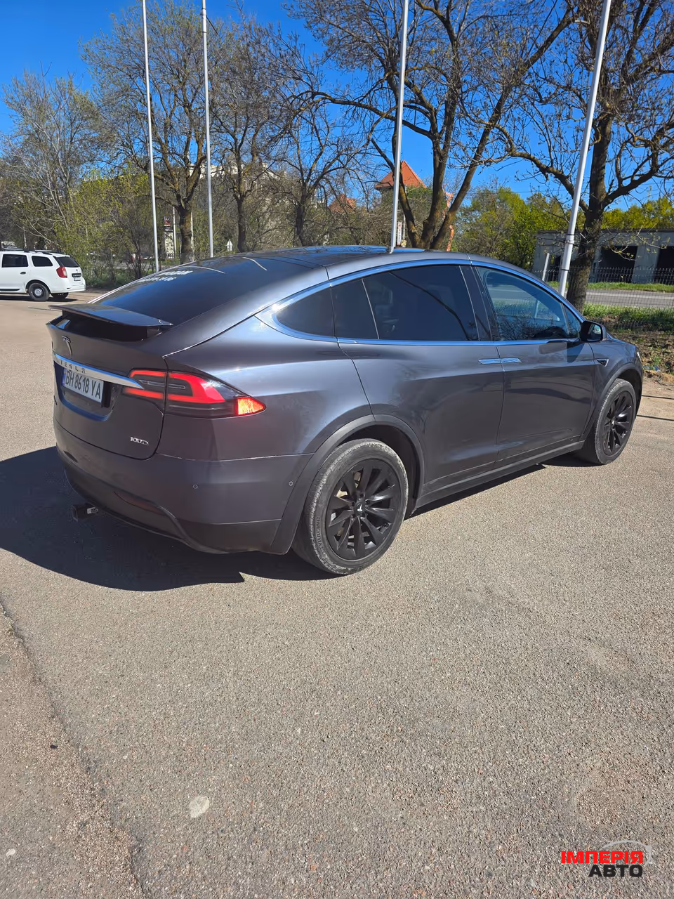 Tesla Model X - фото 15