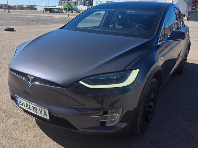 Tesla Model X - фото 2
