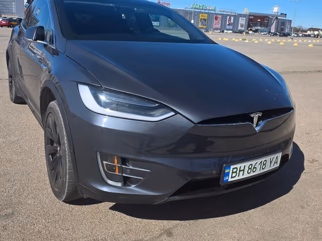 Tesla Model X - фото 4