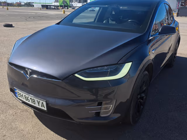Tesla Model X - фото 5