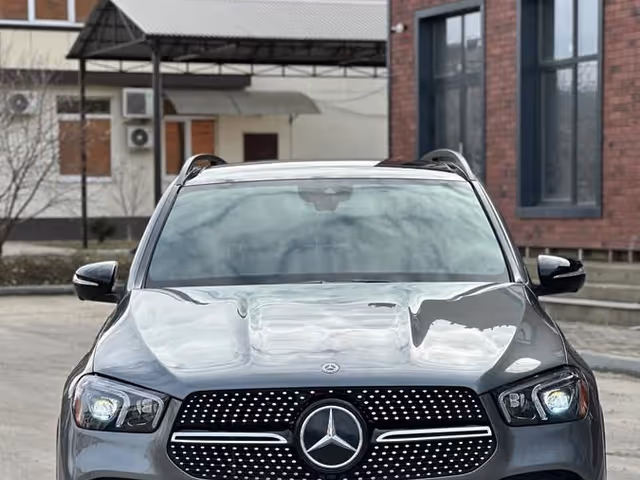 Mercedes-Benz GLE - фото 1
