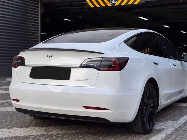 Tesla Model 3 - фото 5