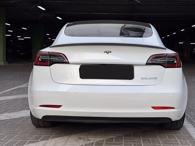 Tesla Model 3 - фото 4