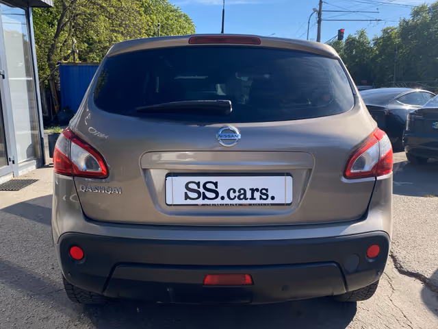 Nissan Qashqai - фото 5