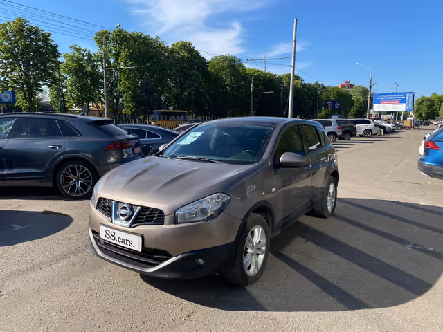 Nissan Qashqai - фото 1