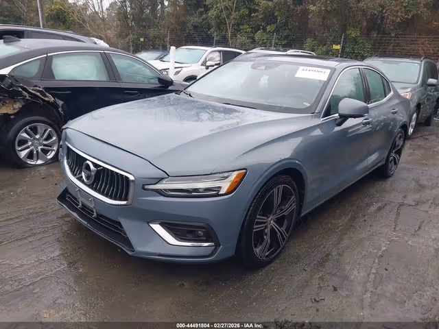 Volvo S60 - фото 3