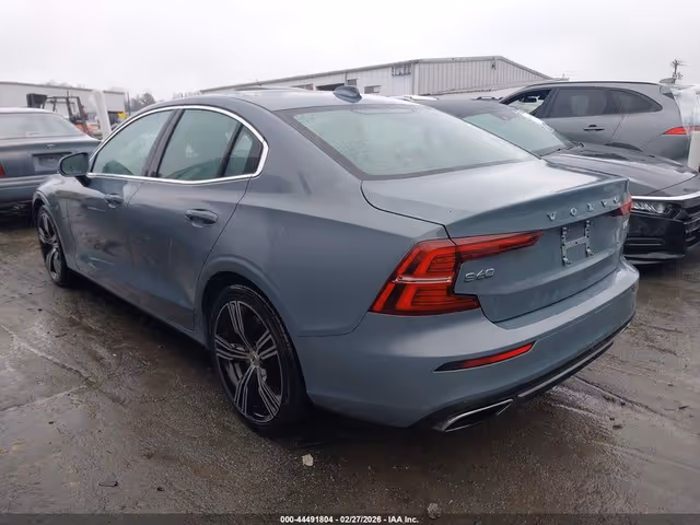 Volvo S60 - фото 4