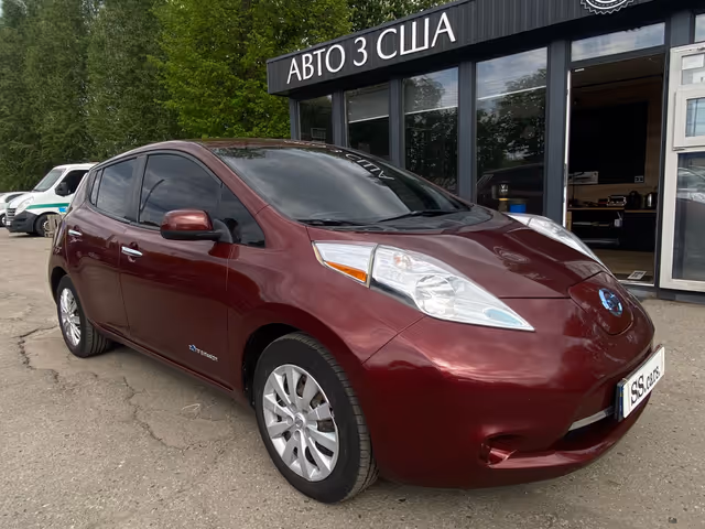 Nissan Leaf - фото 1