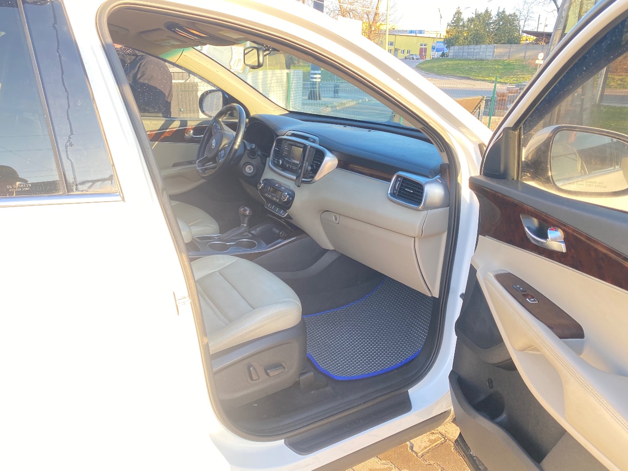 Kia Sorento - фото 7