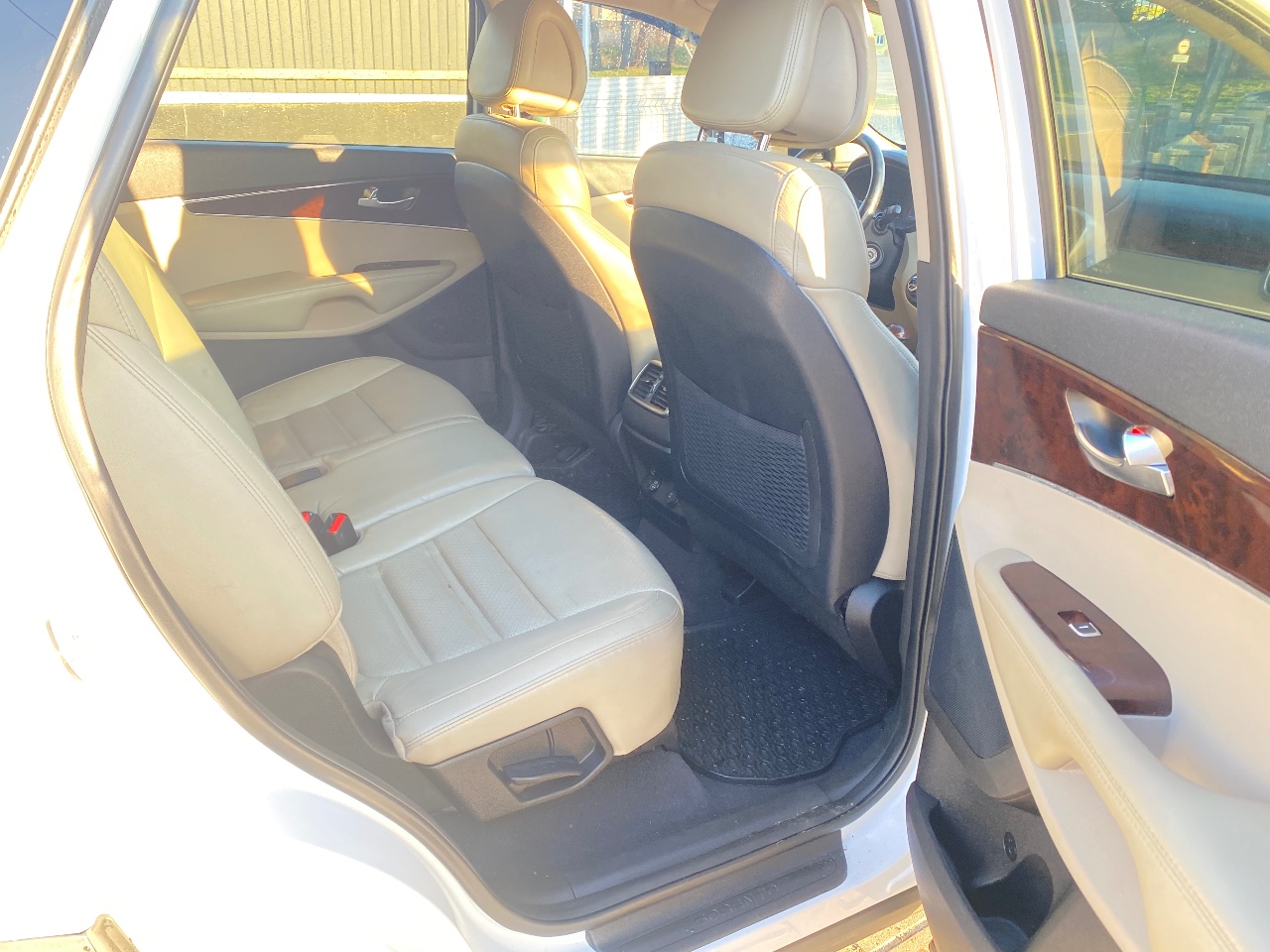 Kia Sorento - фото 8