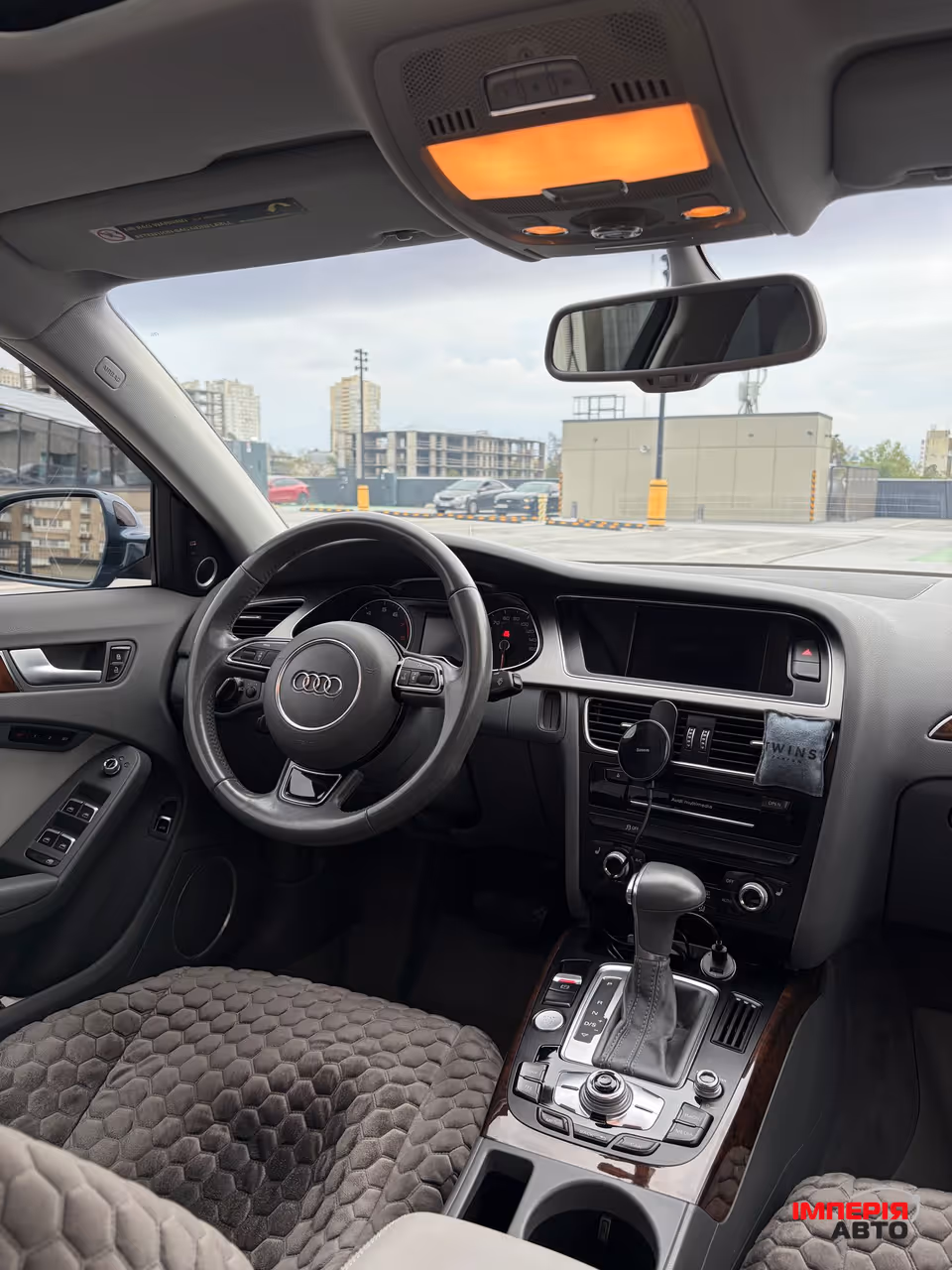 Audi A4 - фото 20