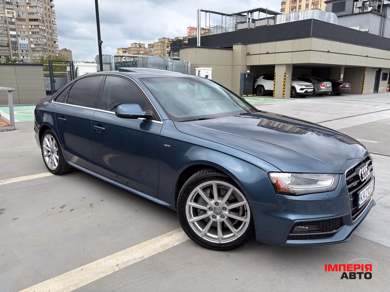 Audi A4 - фото 1