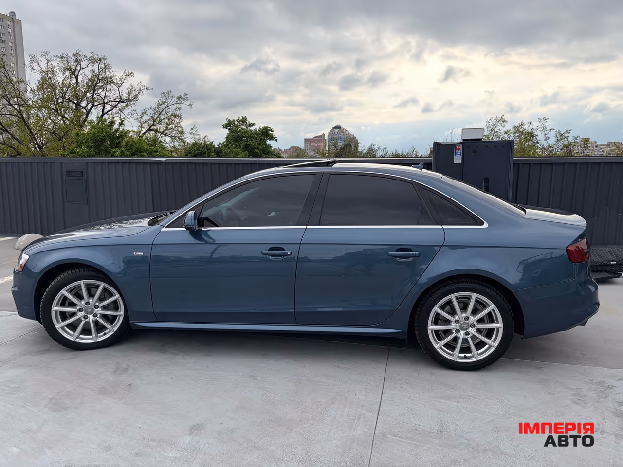 Audi A4 - фото 25