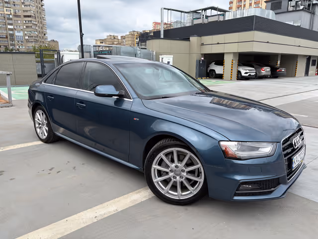 Audi A4 - фото 1