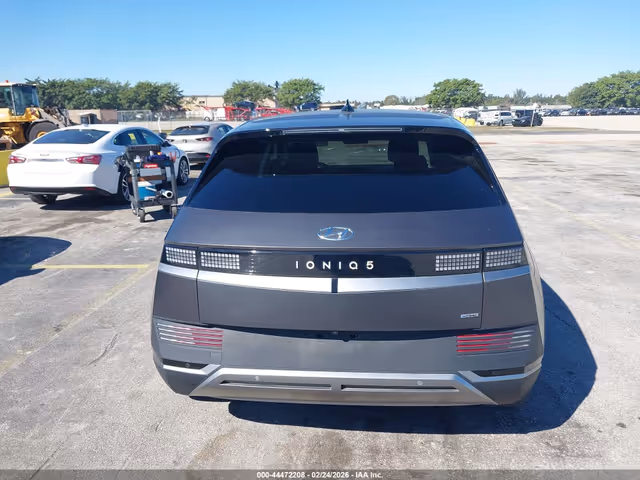 Hyundai IONIQ 5 - фото 2