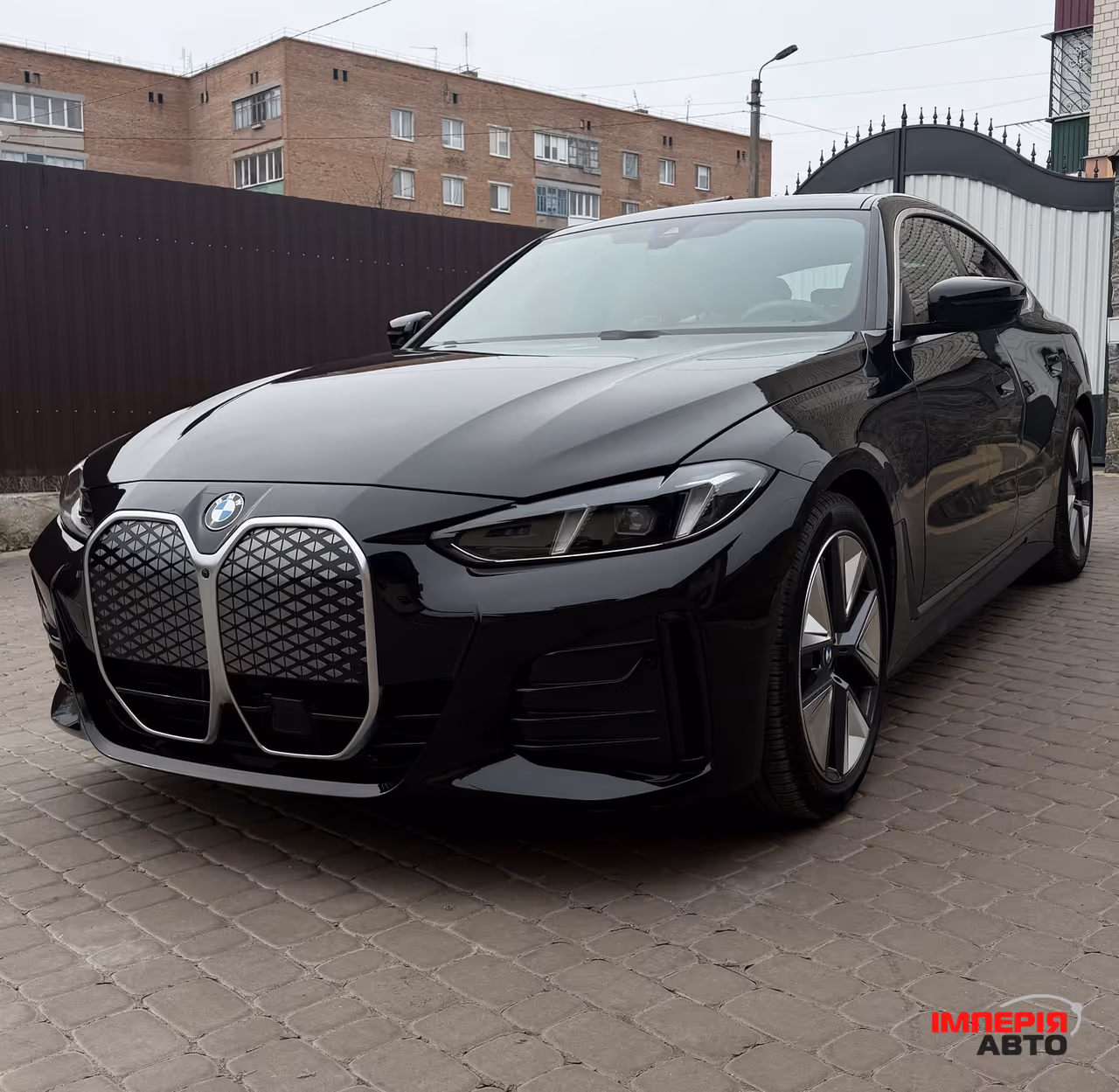 BMW i4 - фото 1