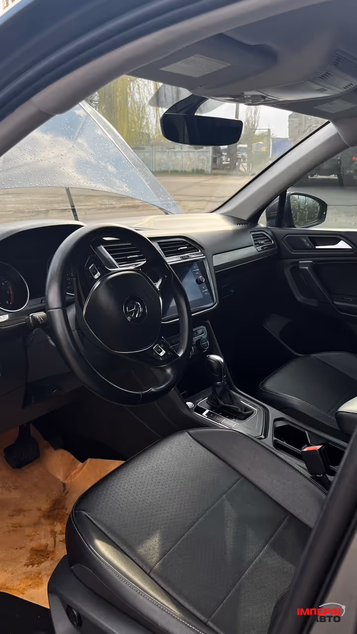 Volkswagen Tiguan - фото 9