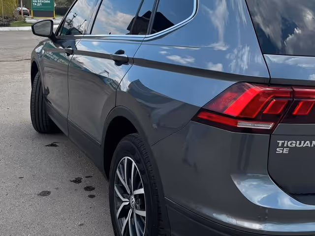 Volkswagen Tiguan - фото 5
