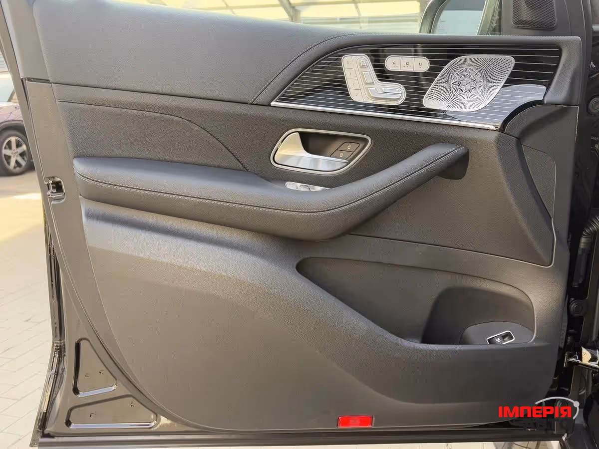 Mercedes-Benz GLS - фото 7