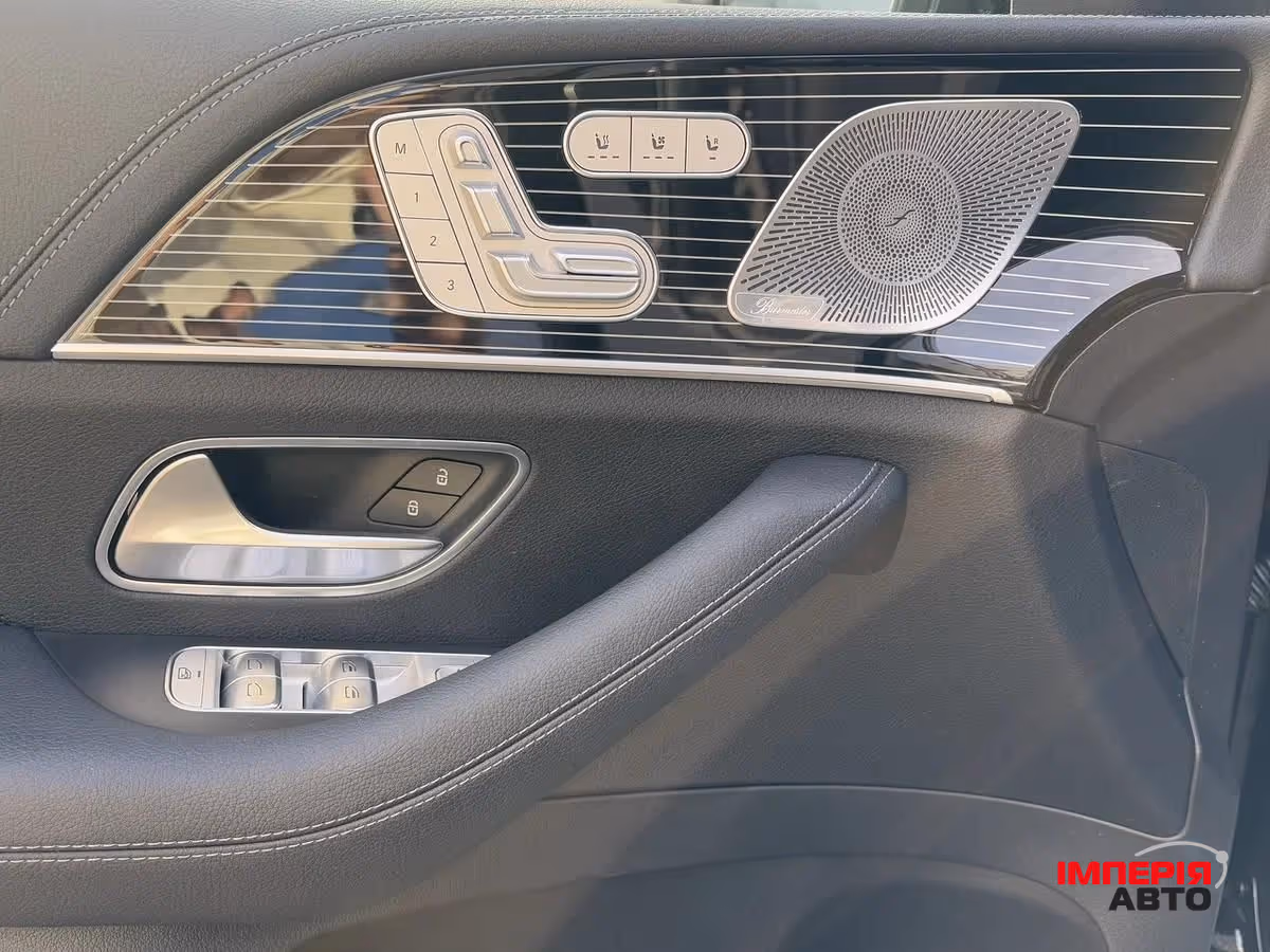 Mercedes-Benz GLS - фото 6