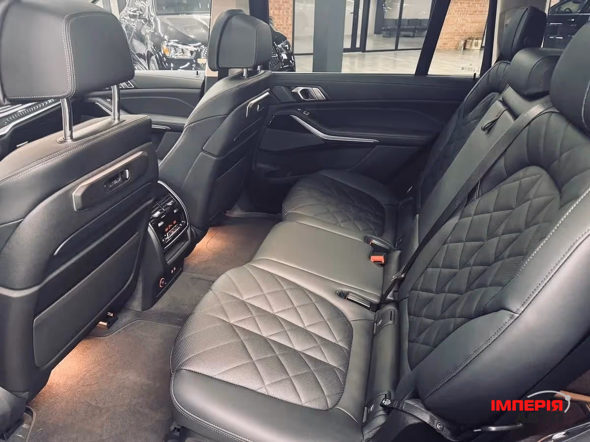 BMW X7 - фото 8