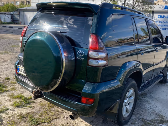 Toyota Land Cruiser Prado - фото 2