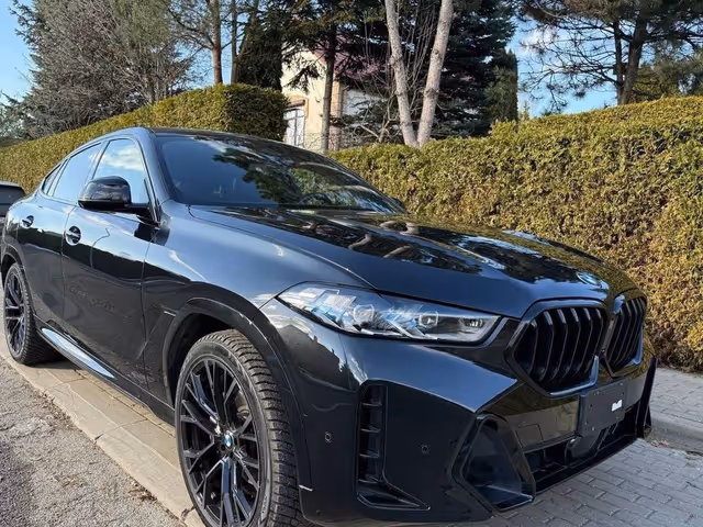 BMW X6 - фото 1