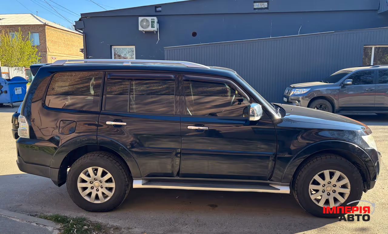 Mitsubishi Pajero - фото 4