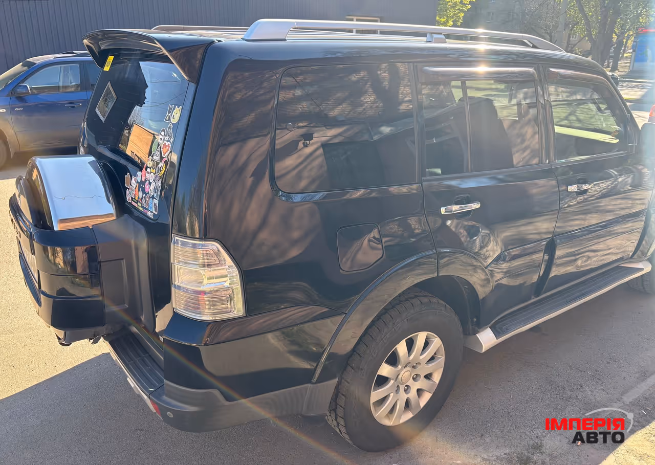 Mitsubishi Pajero - фото 8
